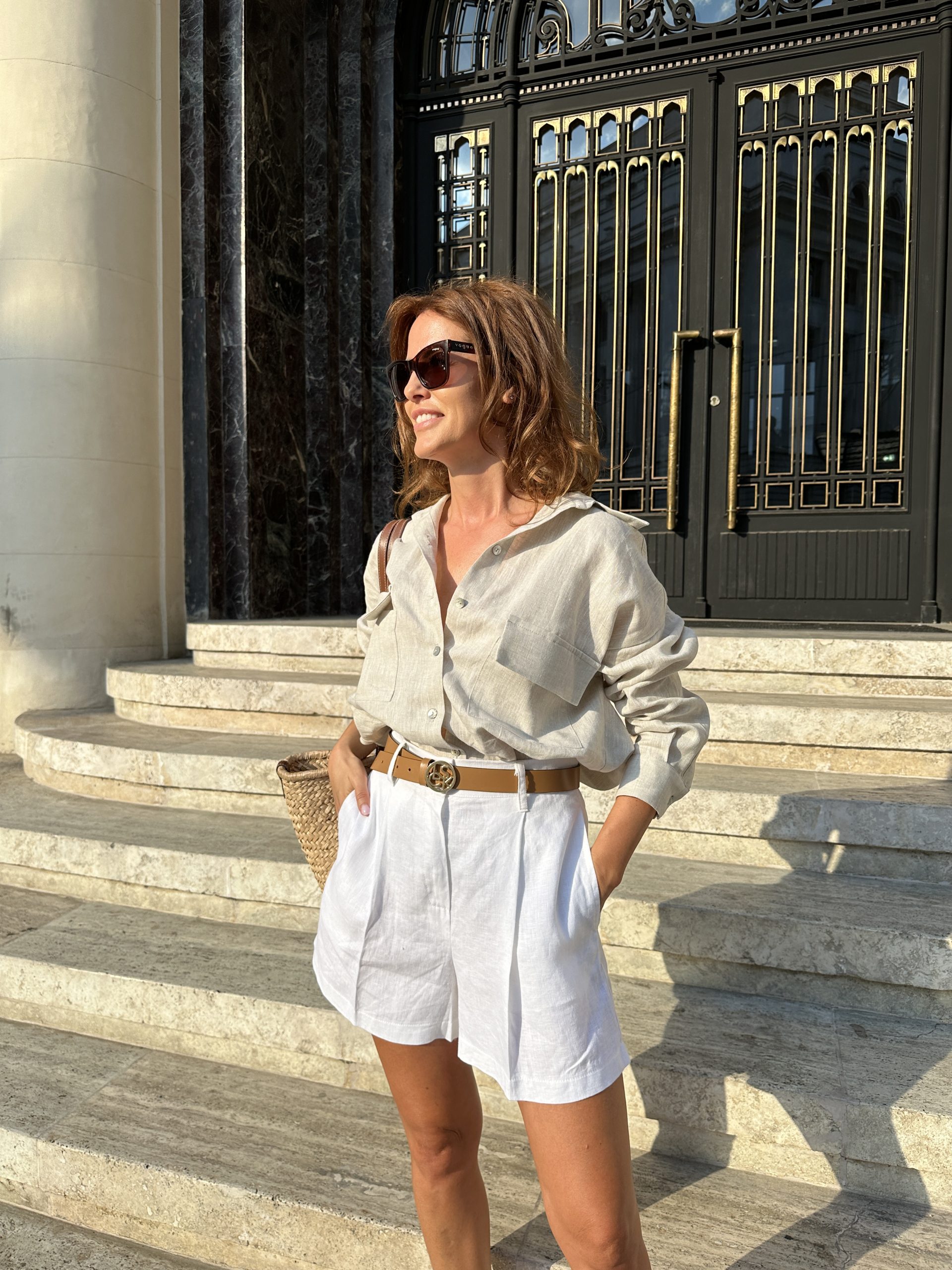 Pantaloni scurti albi cu in 1
